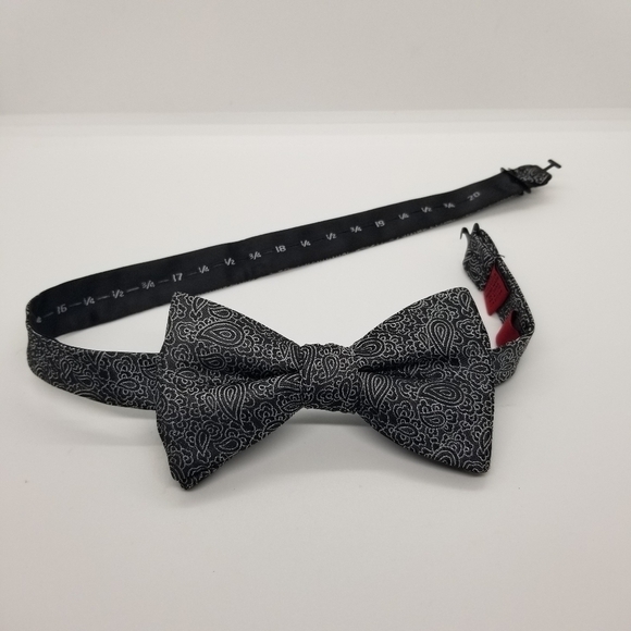 Alfani silver and charcoal paisley adjustable bow tie - Picture 1 of 3